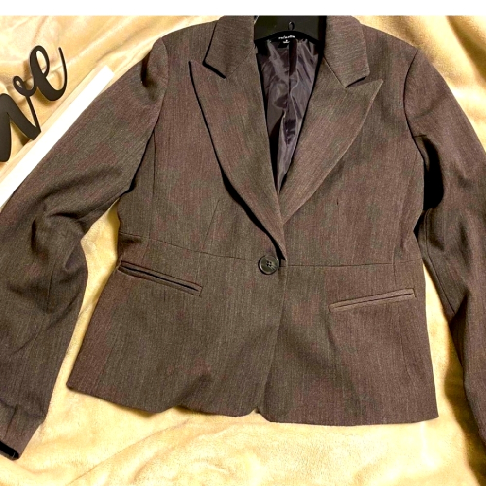 Rafaella NWT $86 blazer size 6 brown